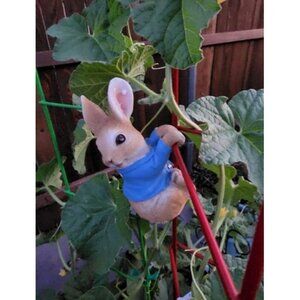 Mini Garden Statues Hanging Bunny, Indoor Outdoor Decorations Cute Rabbit